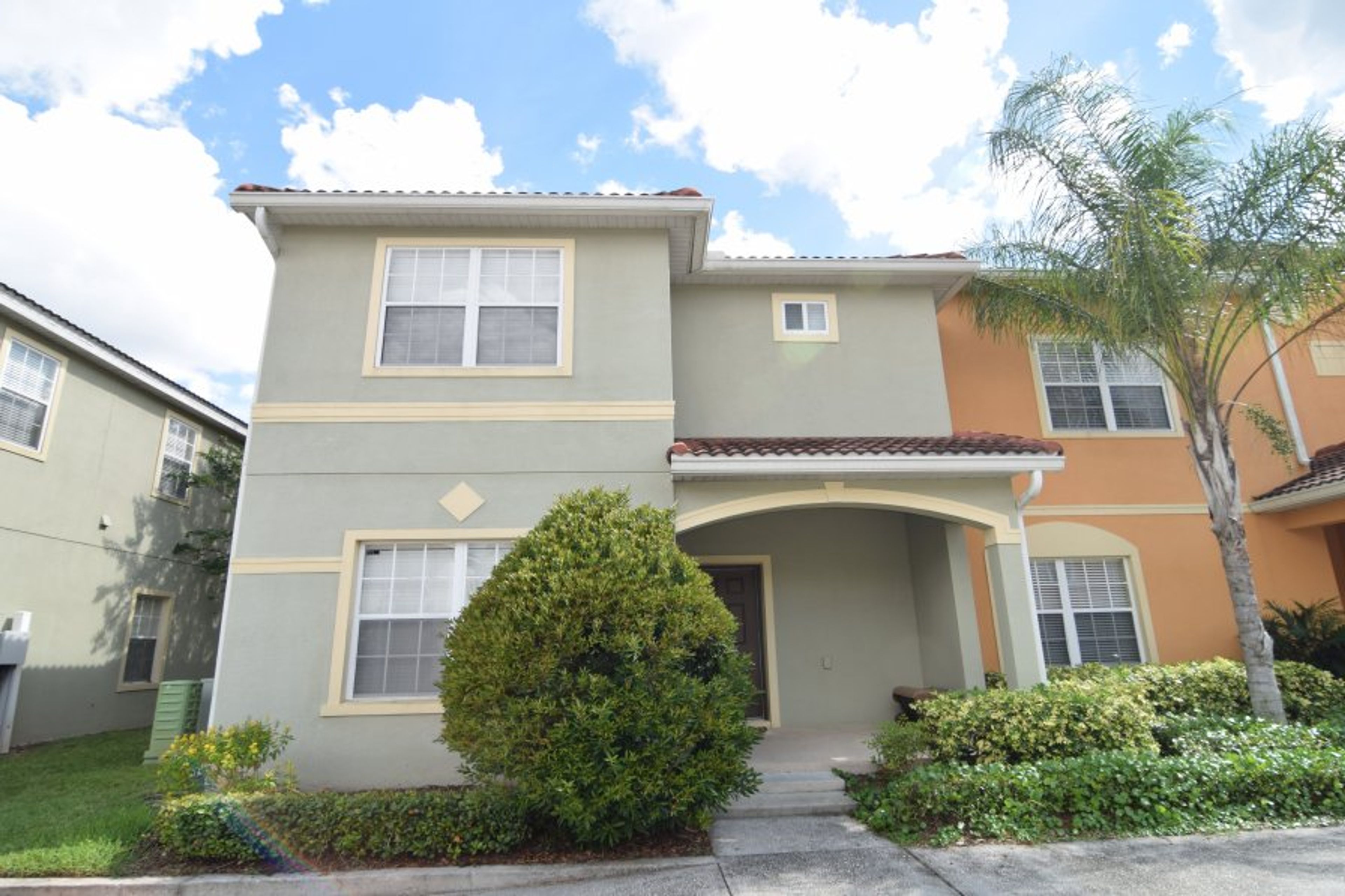 Exterior of this end of row townhome