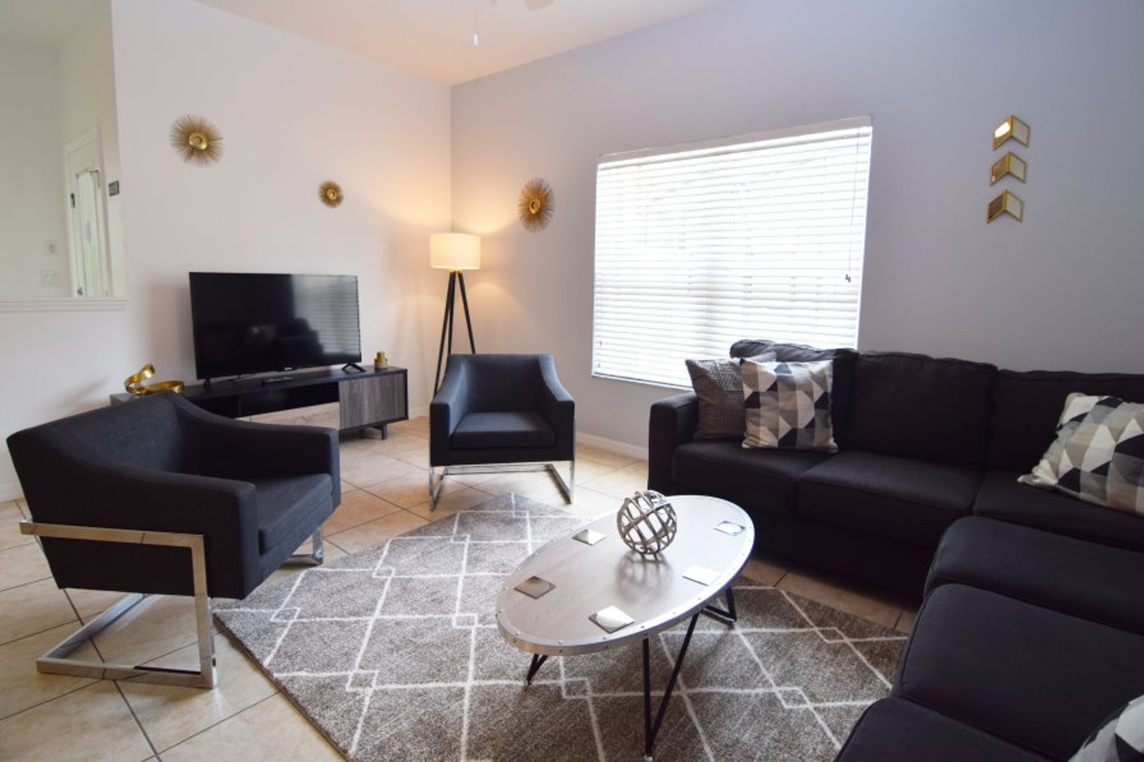 Stylish and modern decor throughout, Smart TV and cable