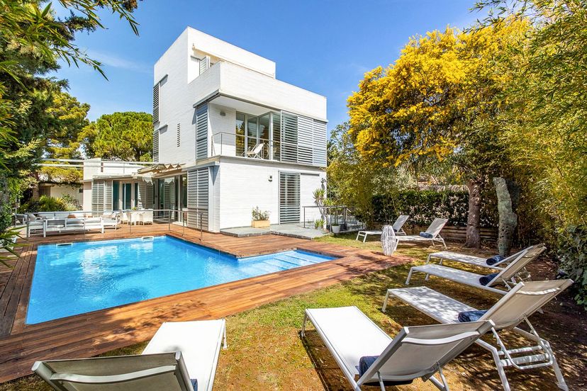 Villa in El Passeig Marítim, Spain