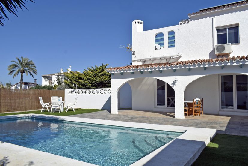 Villa in Spain, Marines