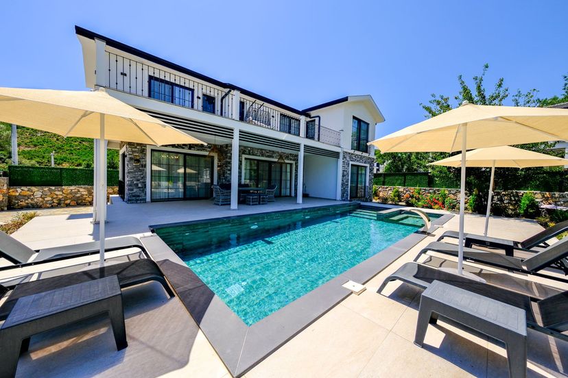 Villa in Yesilüzümlü, Turkey