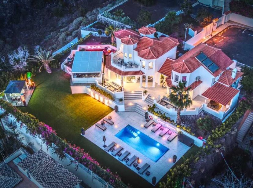 Villa in Playa Paraiso, Tenerife