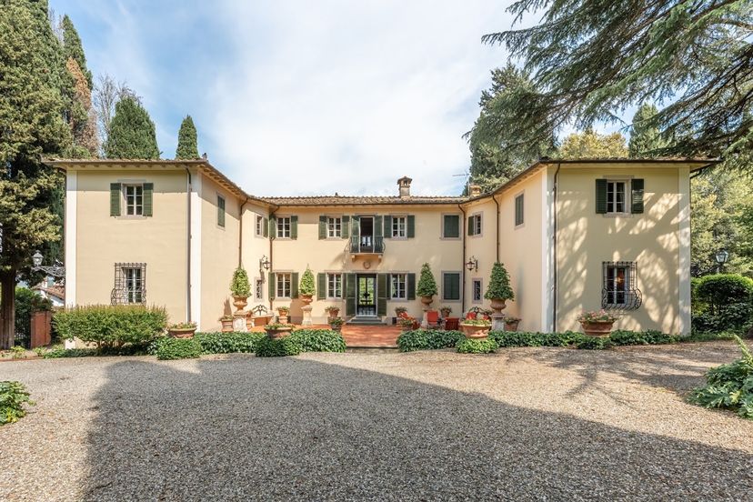 Villa in Italy, Lucca