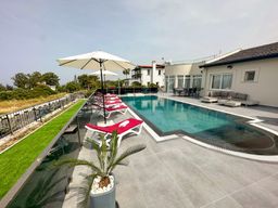 Kyrenia holiday villa rental with private pool