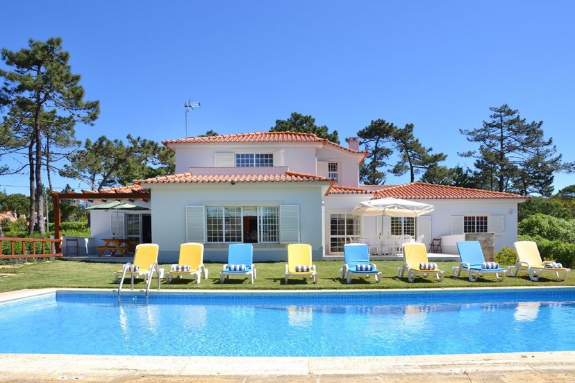 Villa in Praia das Maçãs, Lisbon Metropolitan Area