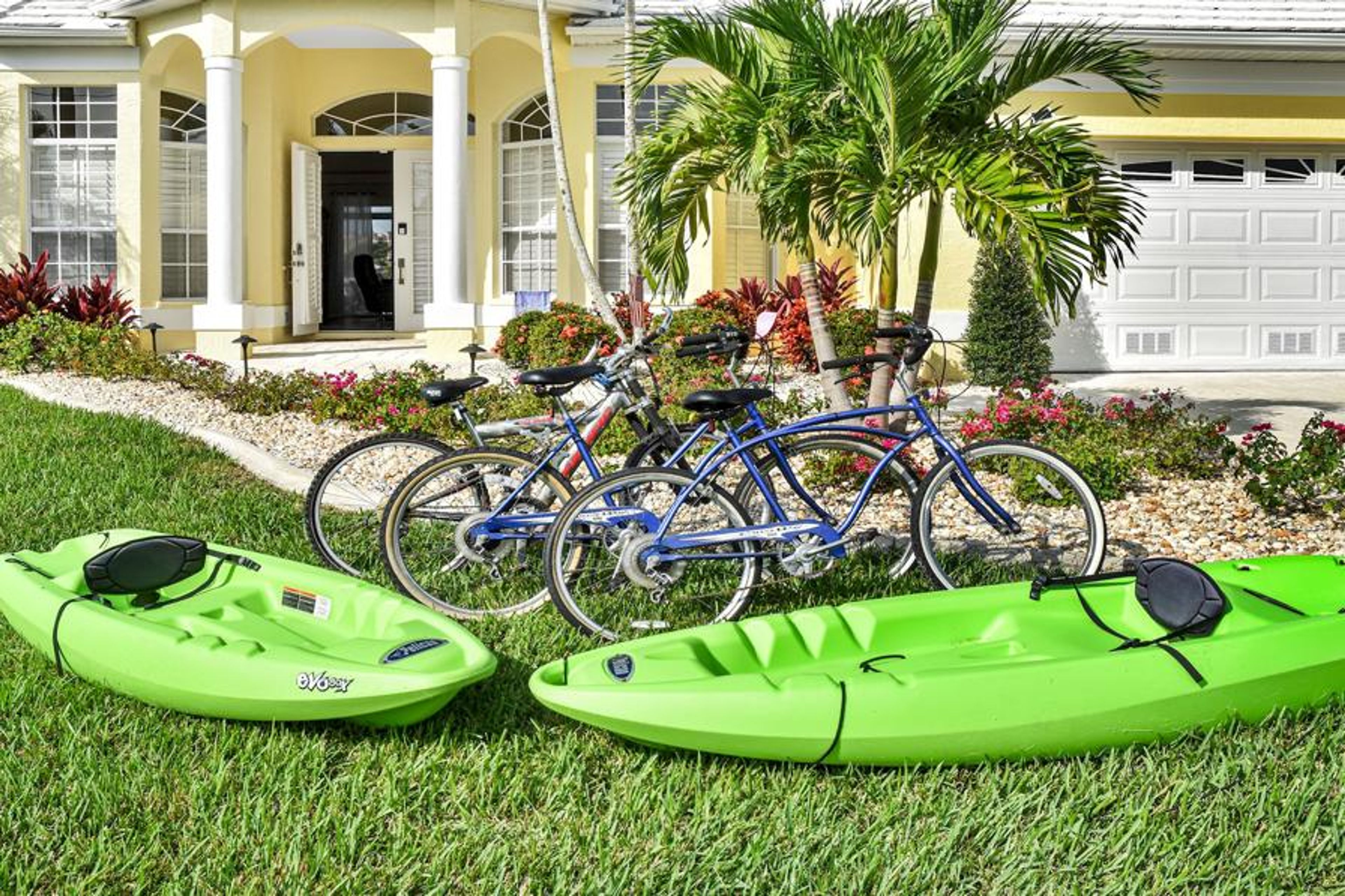 Bicycles and kayaks are available for the sports-minded tenant