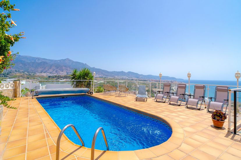 Villa in Spain, Macaca