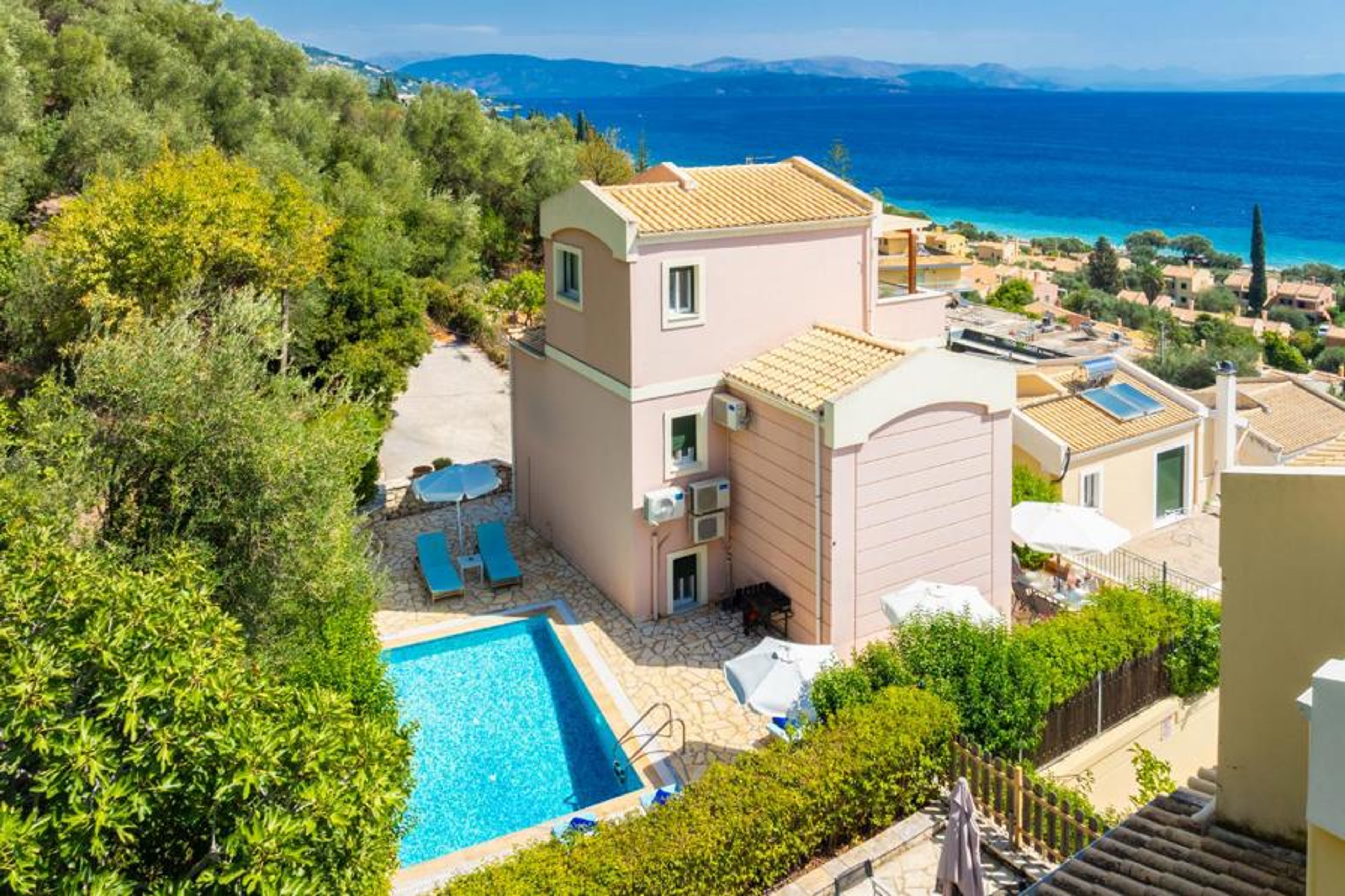 Beautiful villa with private pool and terrace with sea views
