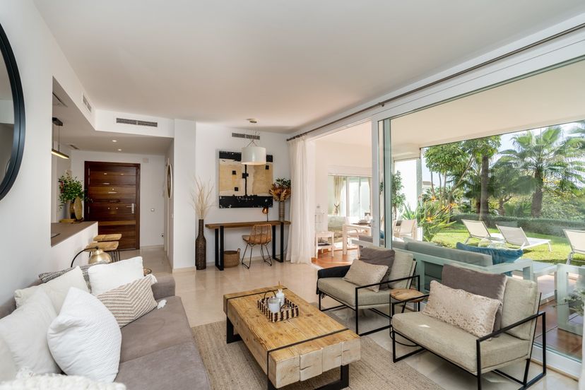 Apartment in Casares, Spain