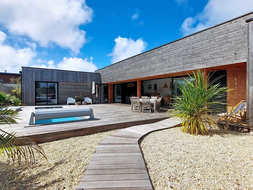 Villa in France, Locquirec: House