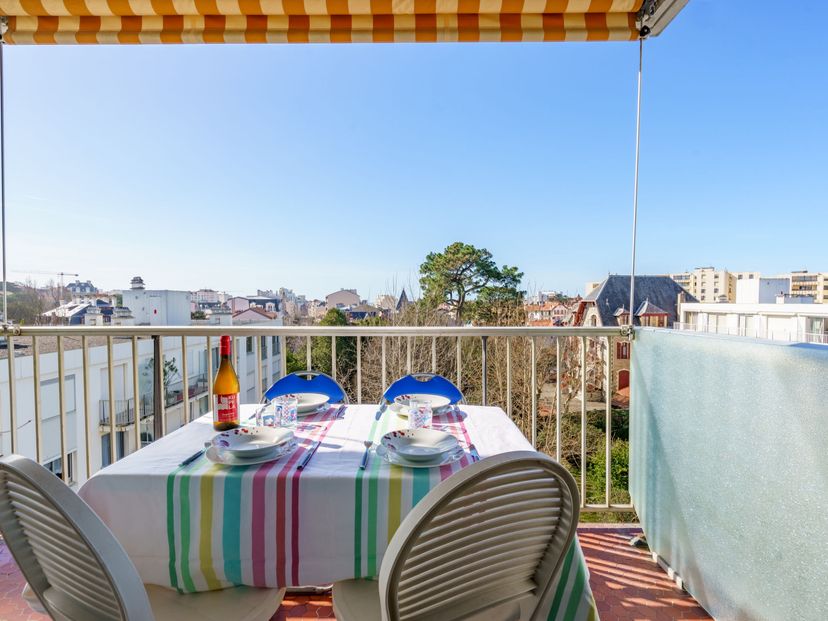 Apartment in Saint-Charles-Golf, France
