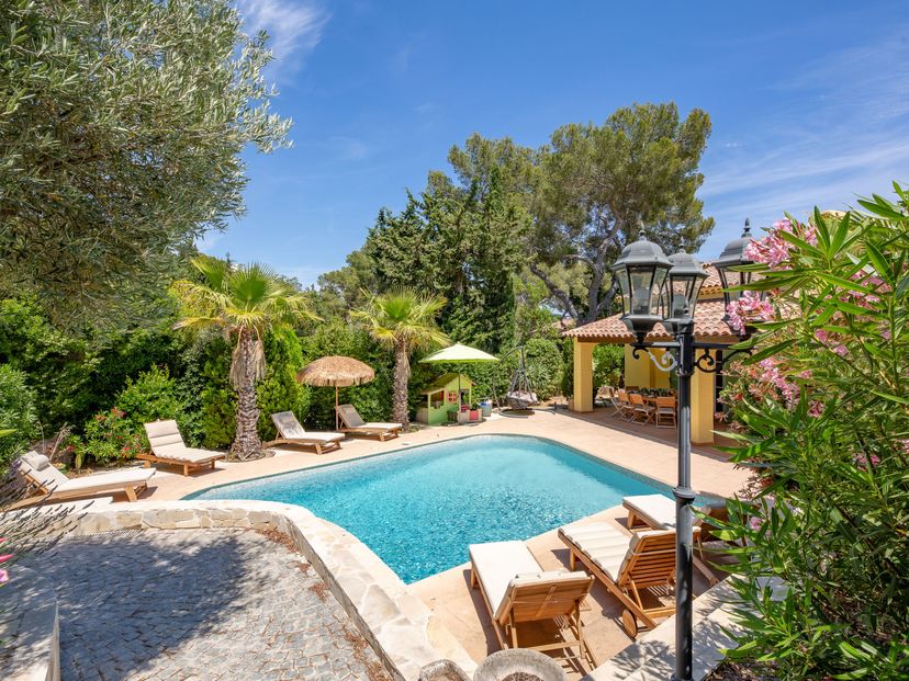 Villa in Roquebrune-sur-Argens, the South of France