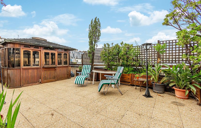 Apartment in Roquette, Paris