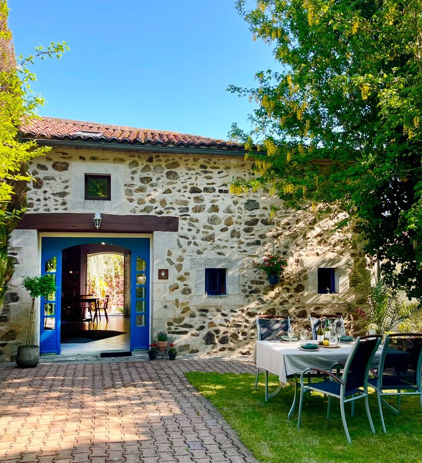 Gite in Bussière-Badil, France