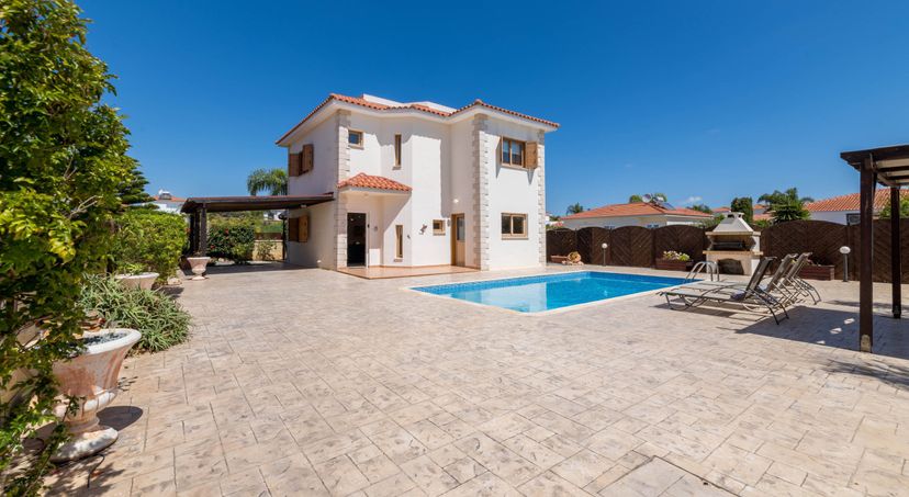 Villa in Ayia Thekla, Cyprus