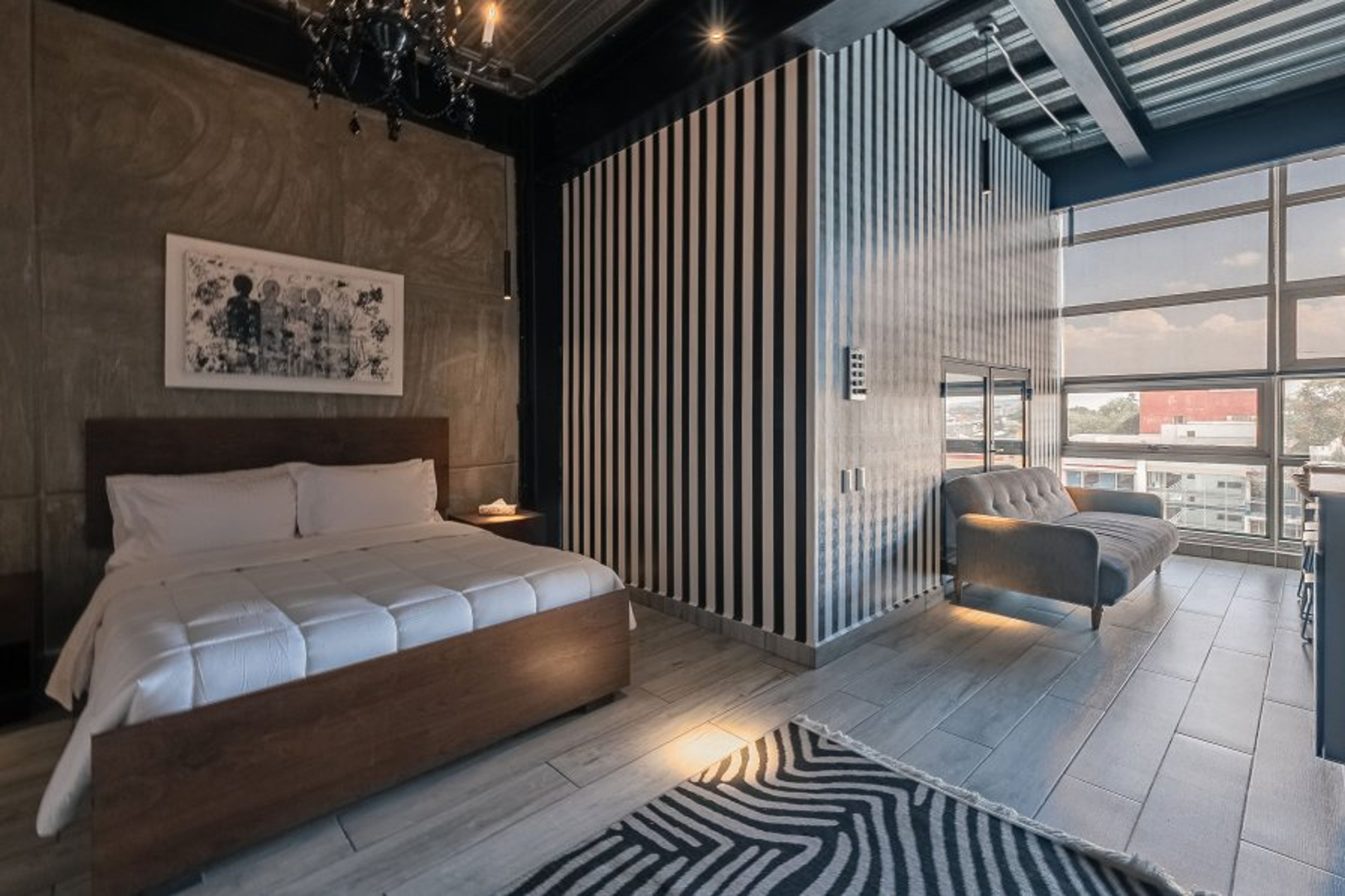 Bed and room details 