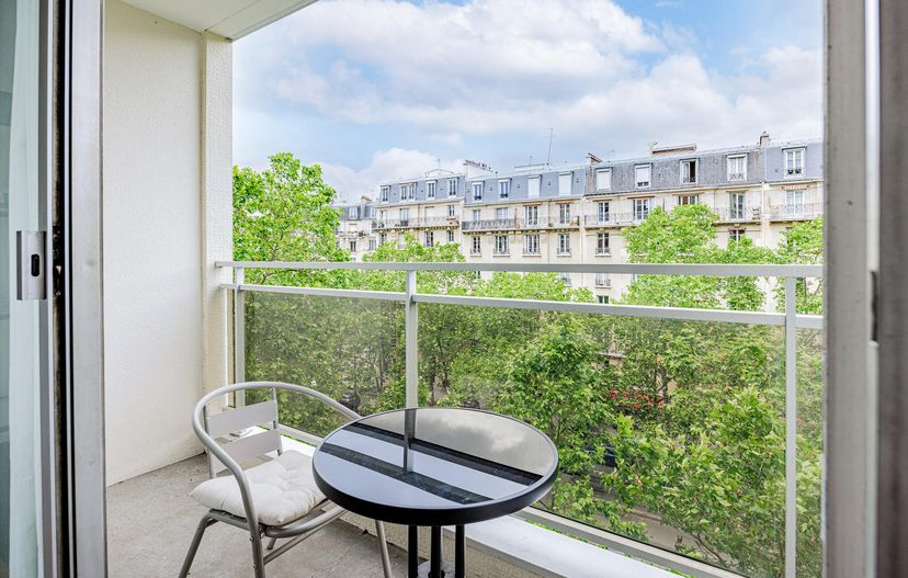 Studio_apartment in Picpus, Paris