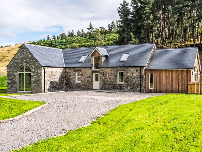 House in Loch Ness West, Scotland