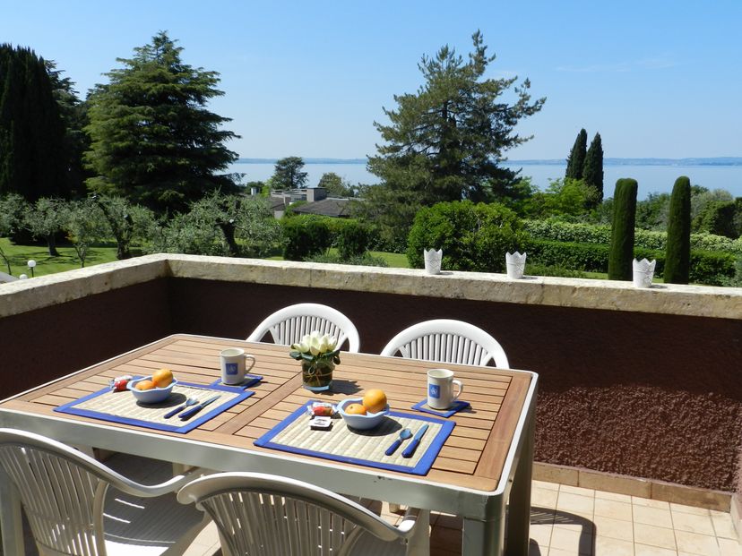 Apartment in Bardolino, Italy