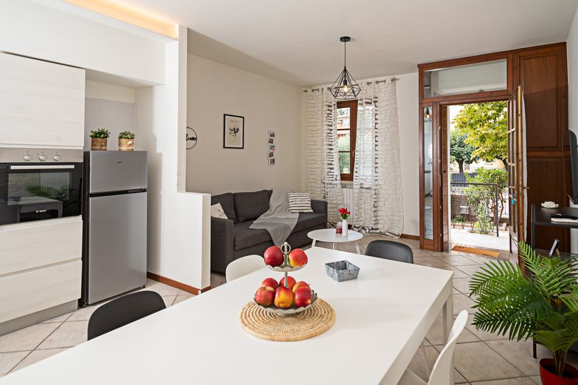 Town house in Italy, Calmasino