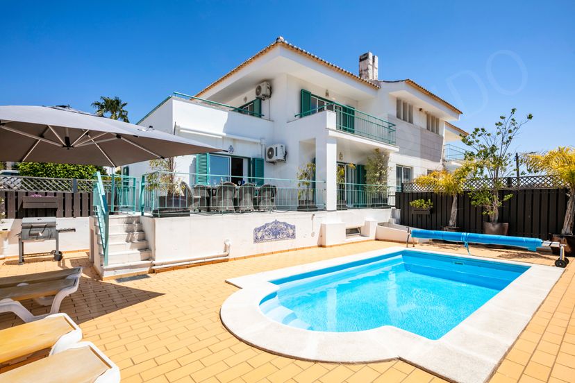 Villa in Ferragudo, Algarve