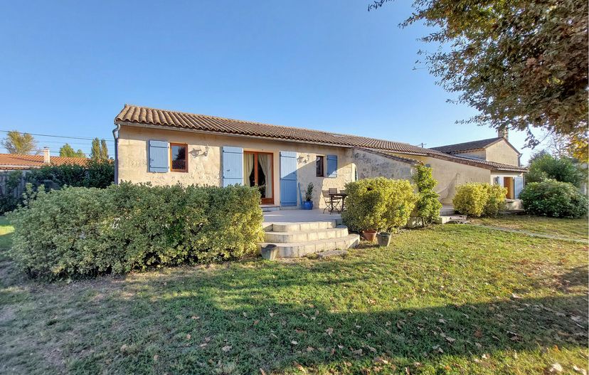 Villa in Chemin de la Vie, France