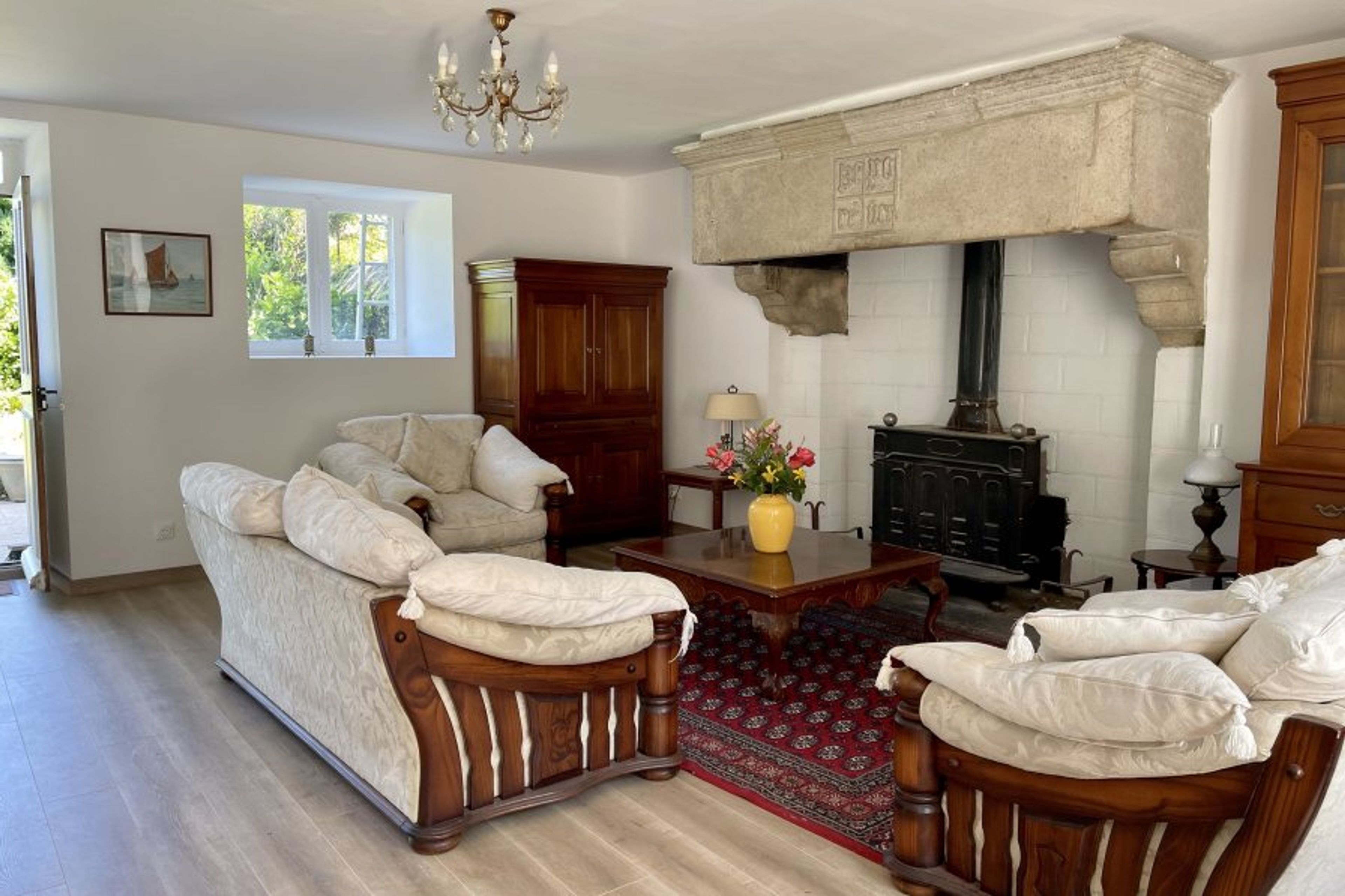 pretty Mordreuc gite with close access to the river 