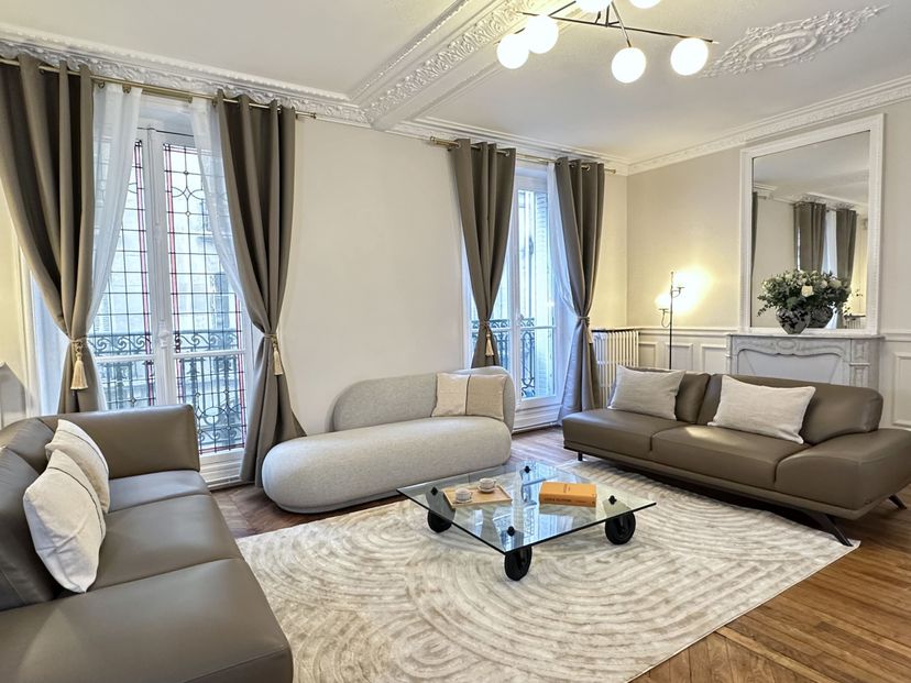 Apartment in Saint-Merri, Paris