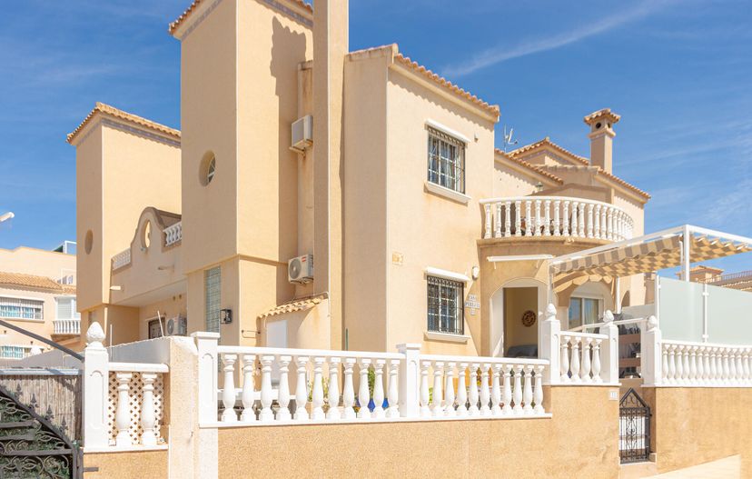Villa in Spain, Urbanización Villacosta II-Las Filipinas