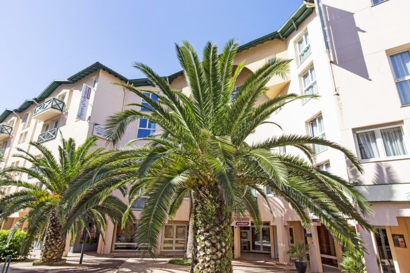 Apartment in Saint-Charles-Golf, France