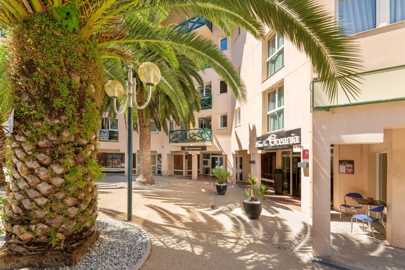 Apartment in Saint-Charles-Golf, France