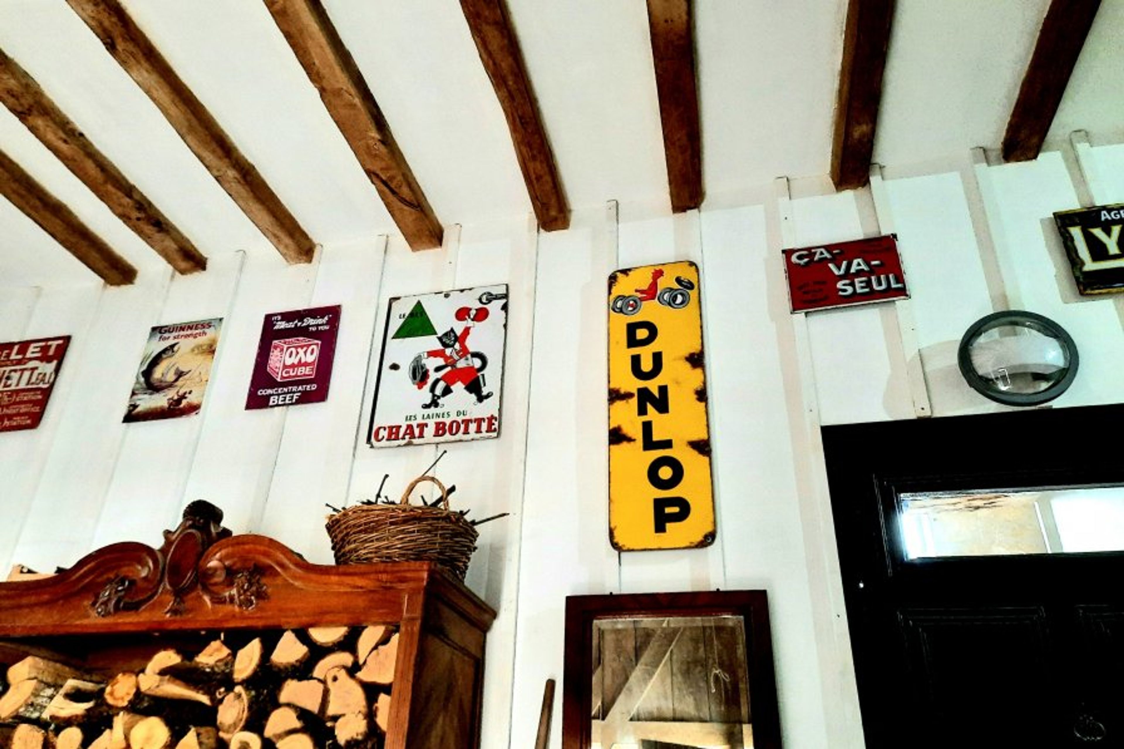 Welcome - bike and buggy parking in entrance hall