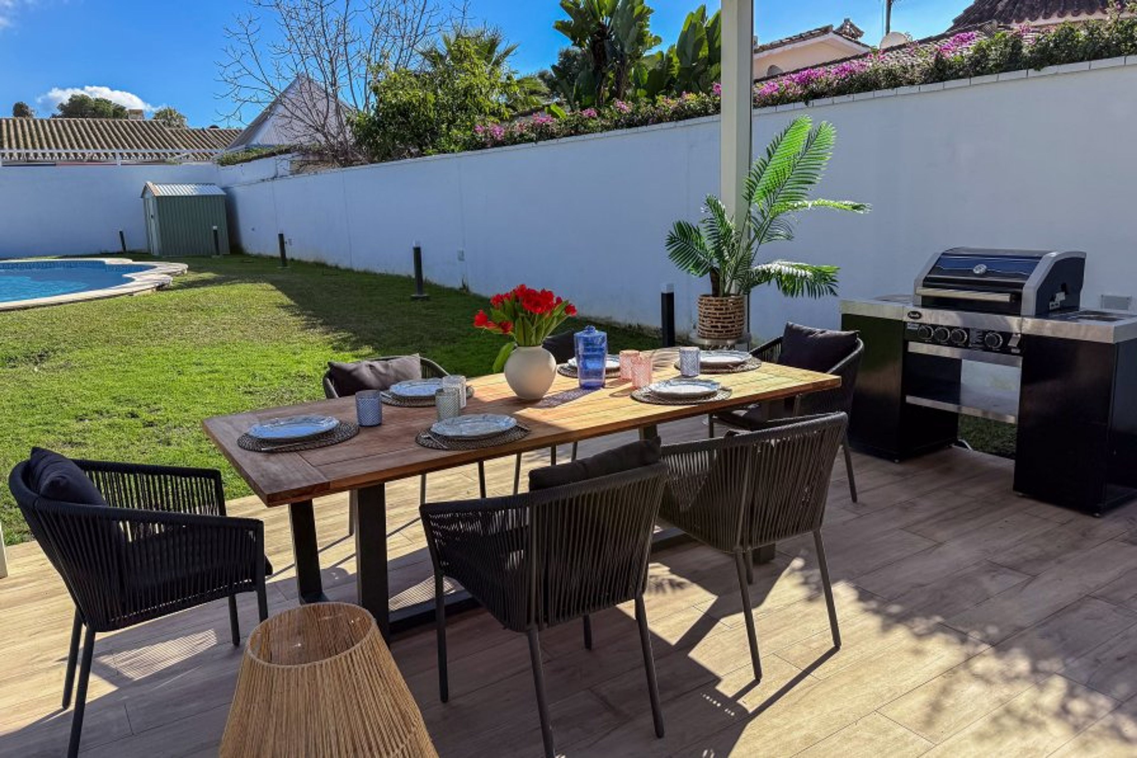 Outdoor patio, BBQ and dining area