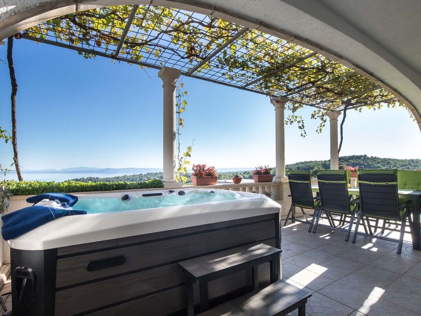 Villa in Selca, Croatia