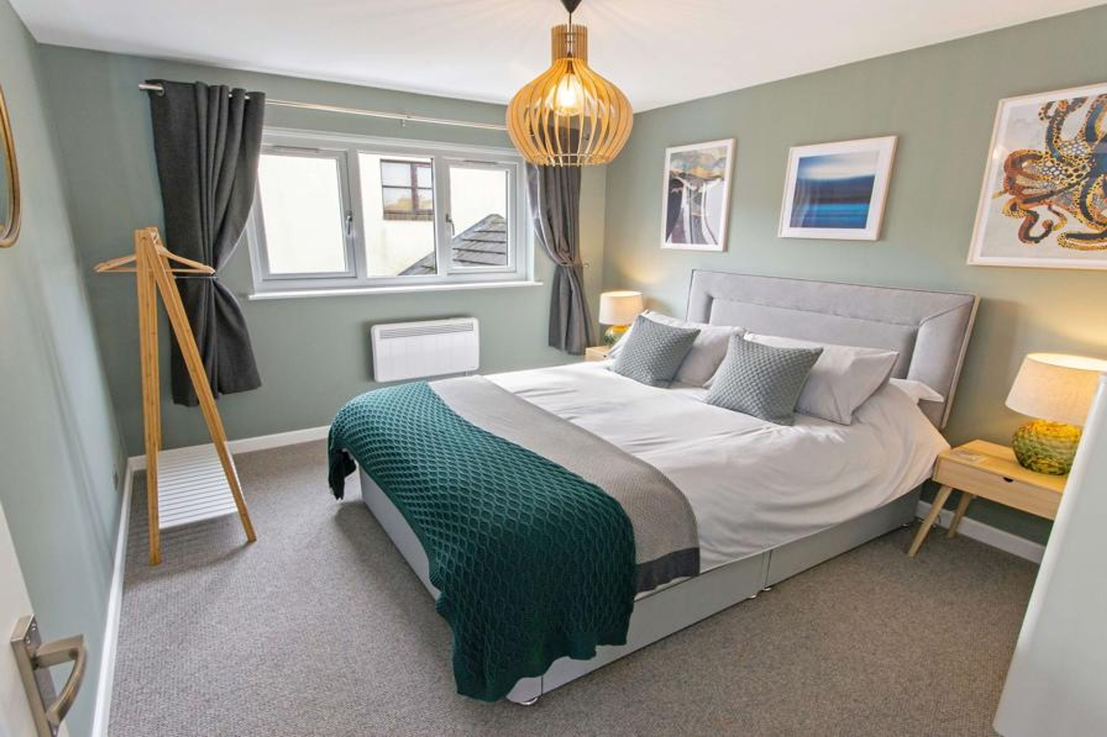 Master Bedroom with Kingsize bed