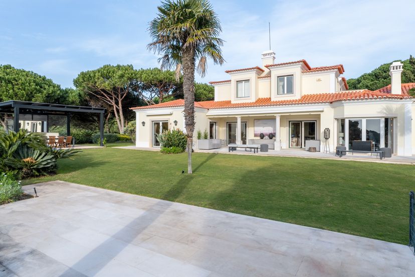 Villa in Quinta da Marinha, Lisbon Metropolitan Area