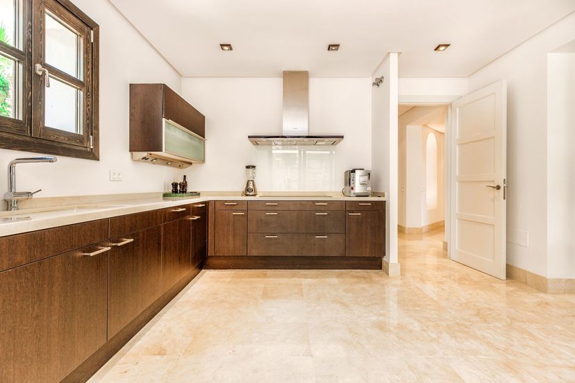 Villa in Nueva Andalucía, Spain