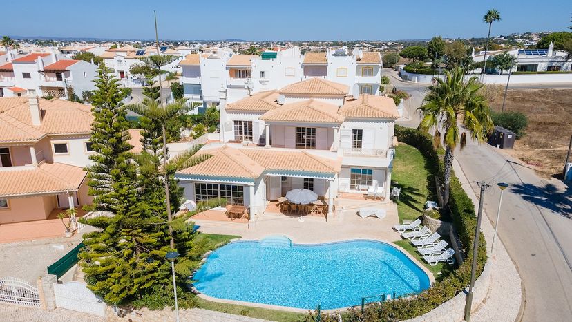 Villa in Galé, Algarve