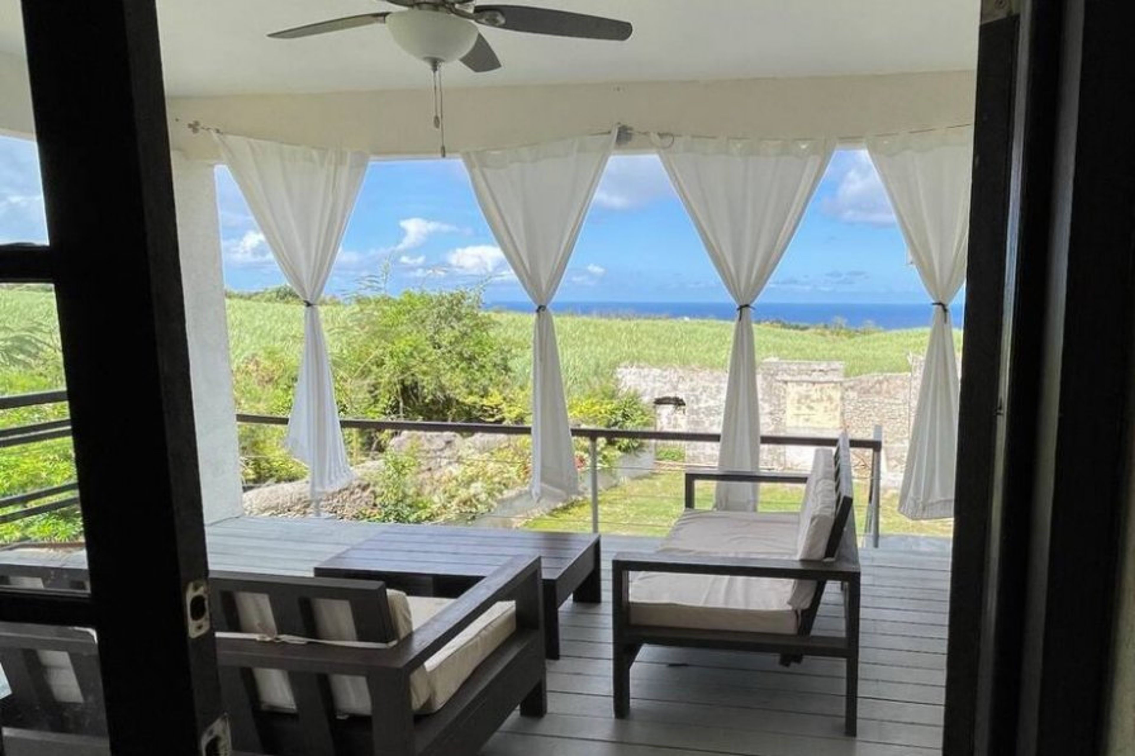 Covered deck with sea view