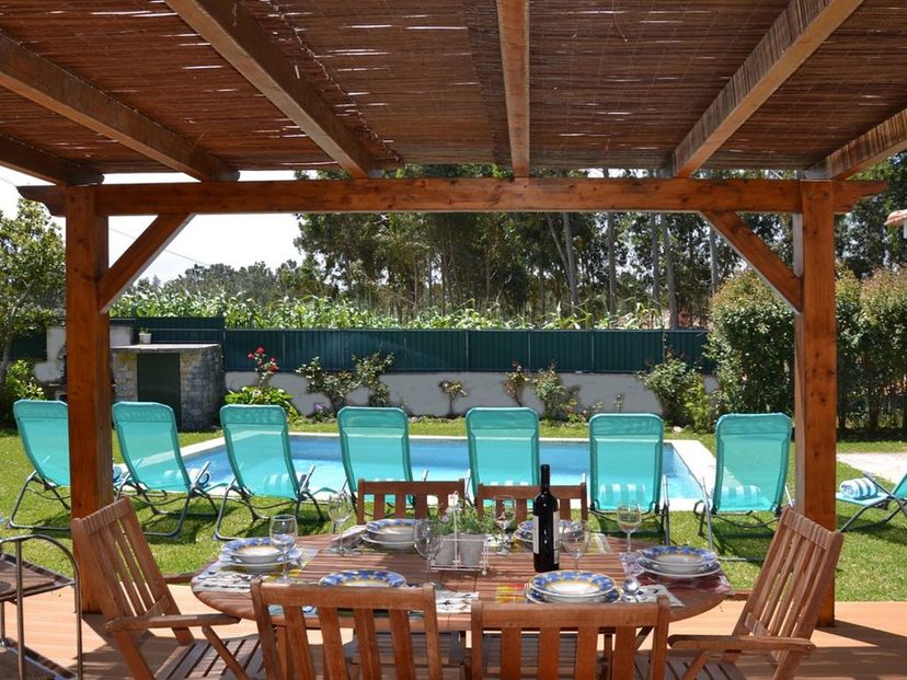 Villa in Portugal, Janas