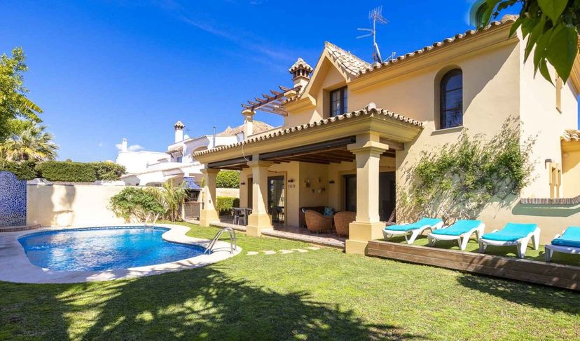 Villa in Spain, Nueva Andalucía