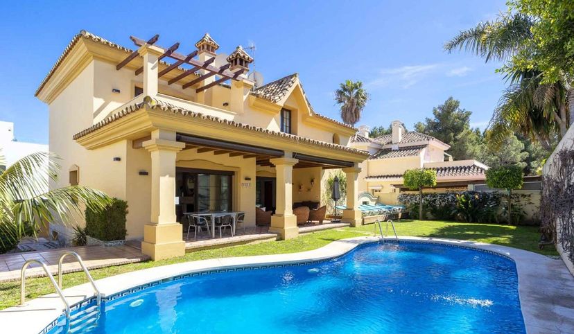 Villa in Spain, Nueva Andalucía
