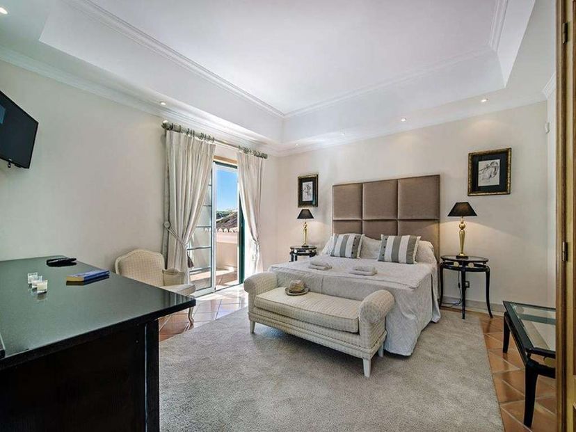 Villa in Areias de Almansil, Algarve