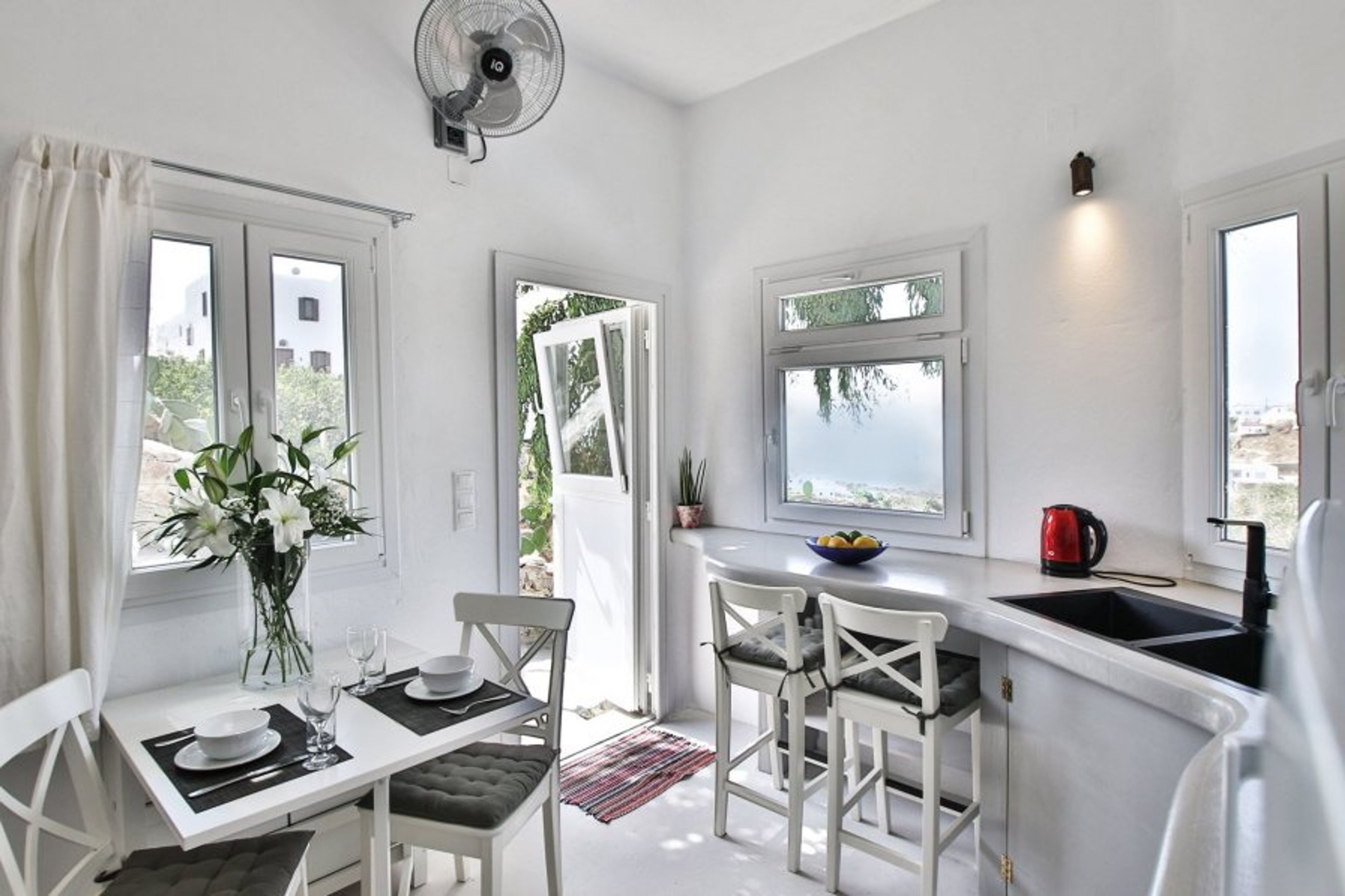 kitchen / front room