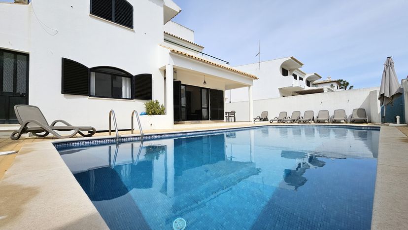 Villa in Galé, Algarve