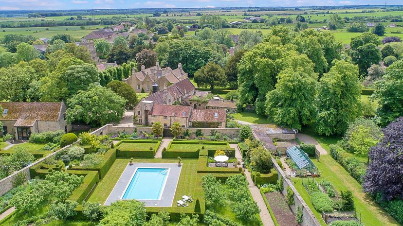 Country_house in Tormarton, England