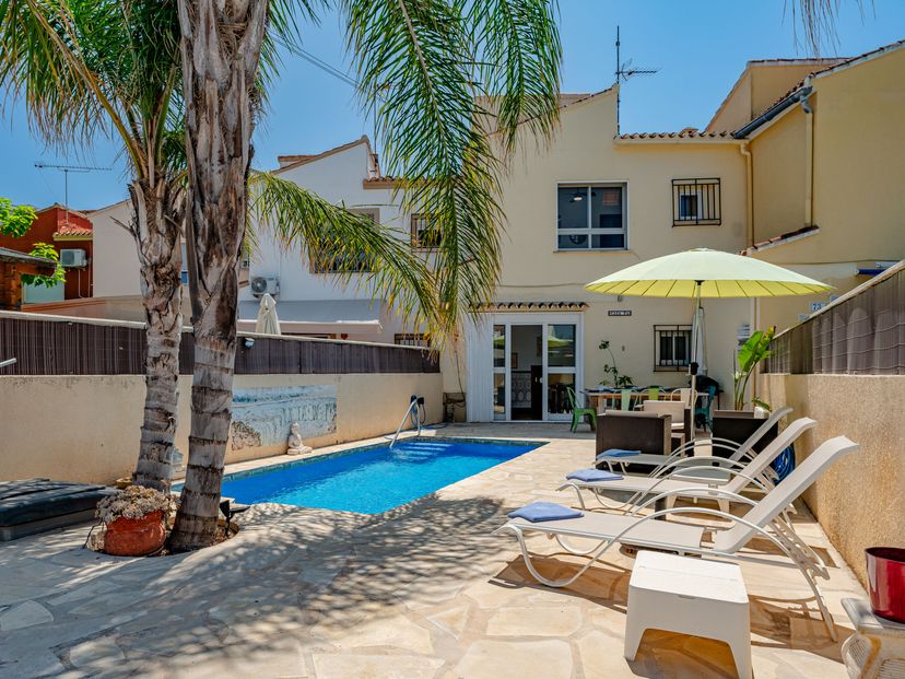 Villa in Deveses, Spain