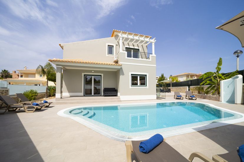 Villa in Galé, Algarve