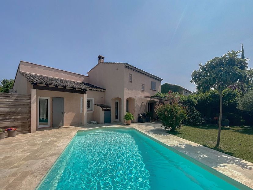 Villa in Puyricard Village, the South of France