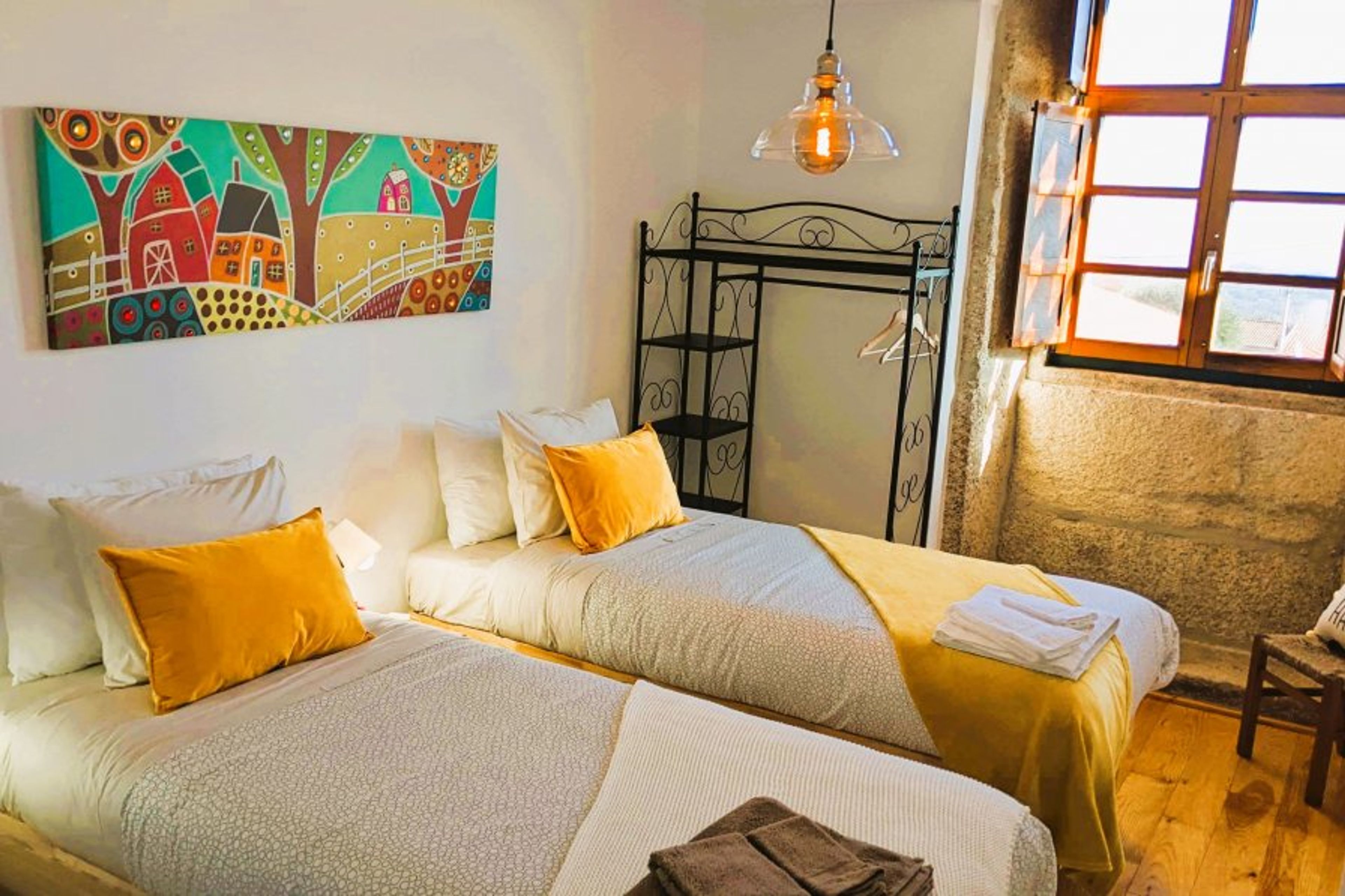 yellow bedroom (2 single beds or 1 king size bed)